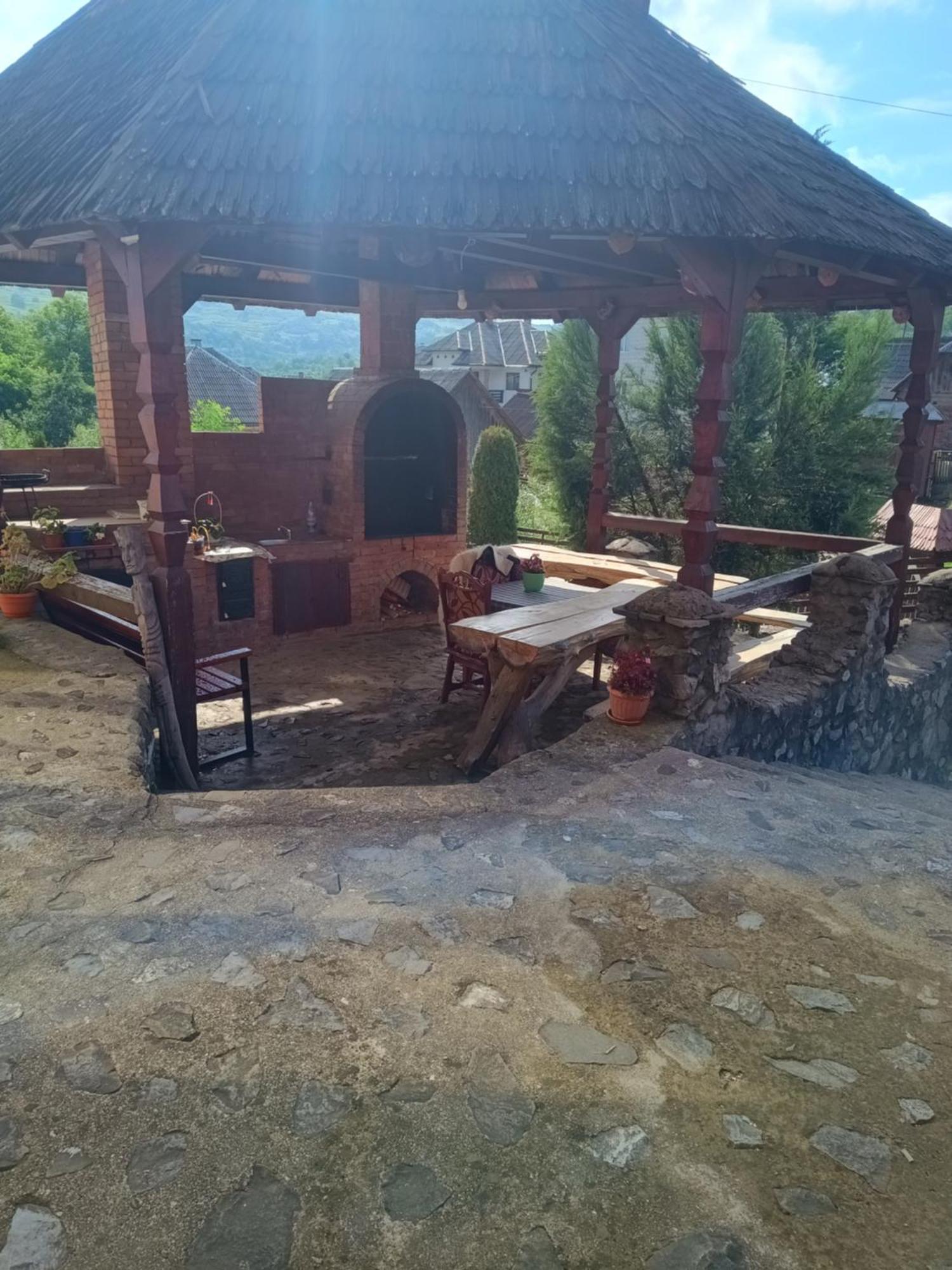 Pensiunea In Poiana Glod  ภายนอก รูปภาพ